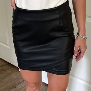 LEATHER SKRIT / GF, BLACK, DETAILS, SIZE SMALL